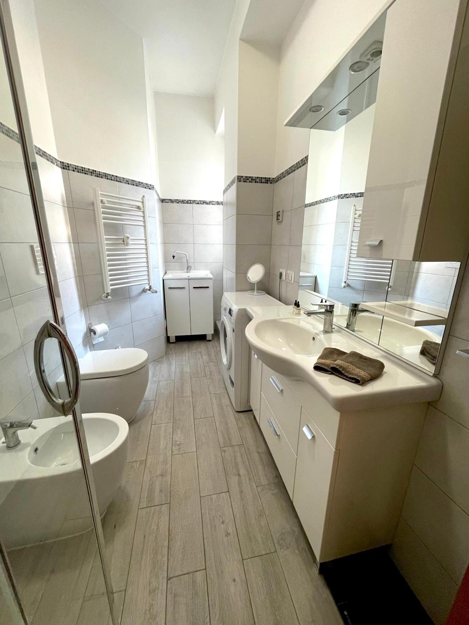 Lucens Domus Appartamento Roma Quartiere Trieste - Vicino Metro B1 - Экстерьер фото