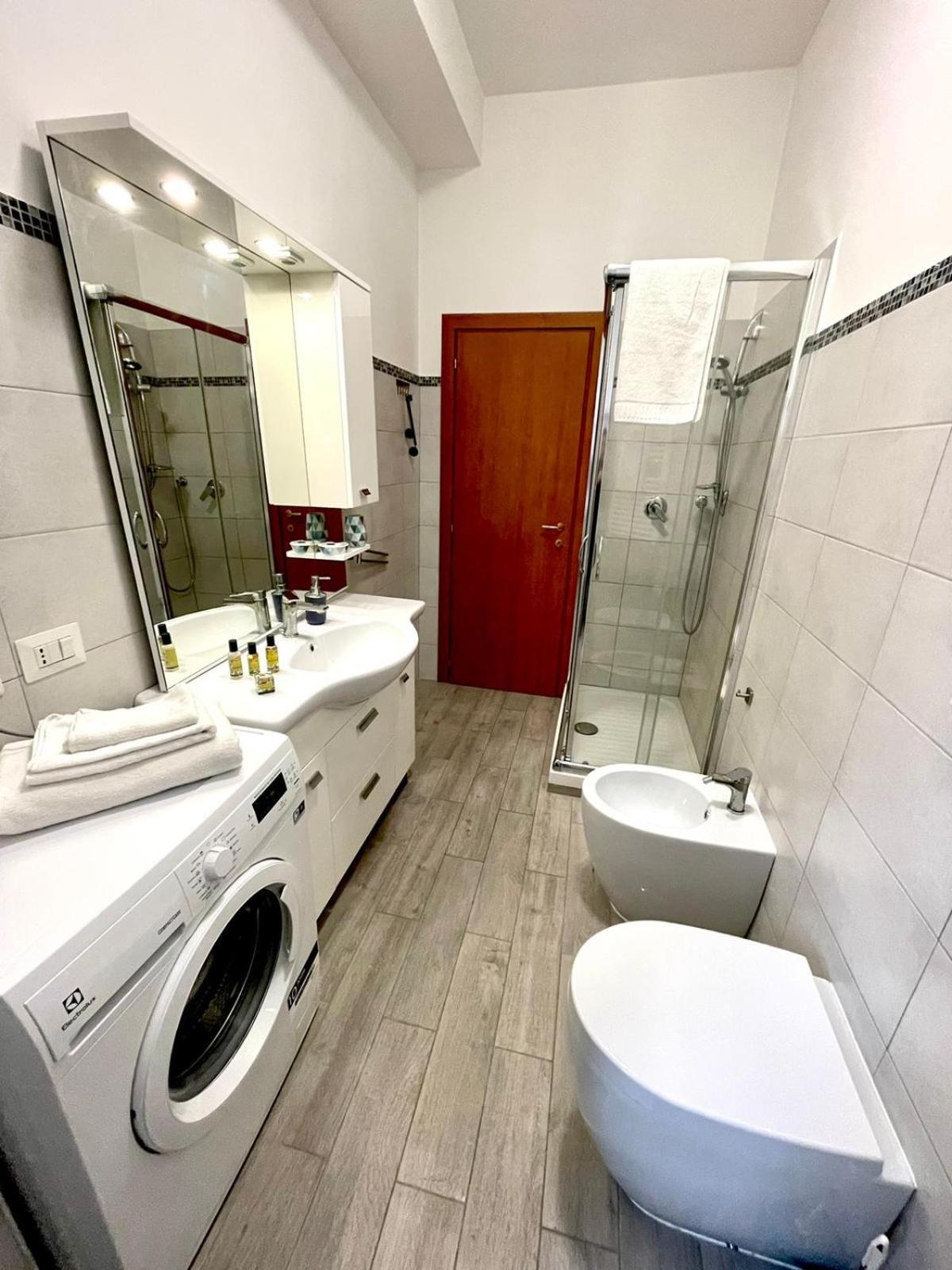 Lucens Domus Appartamento Roma Quartiere Trieste - Vicino Metro B1 - Экстерьер фото